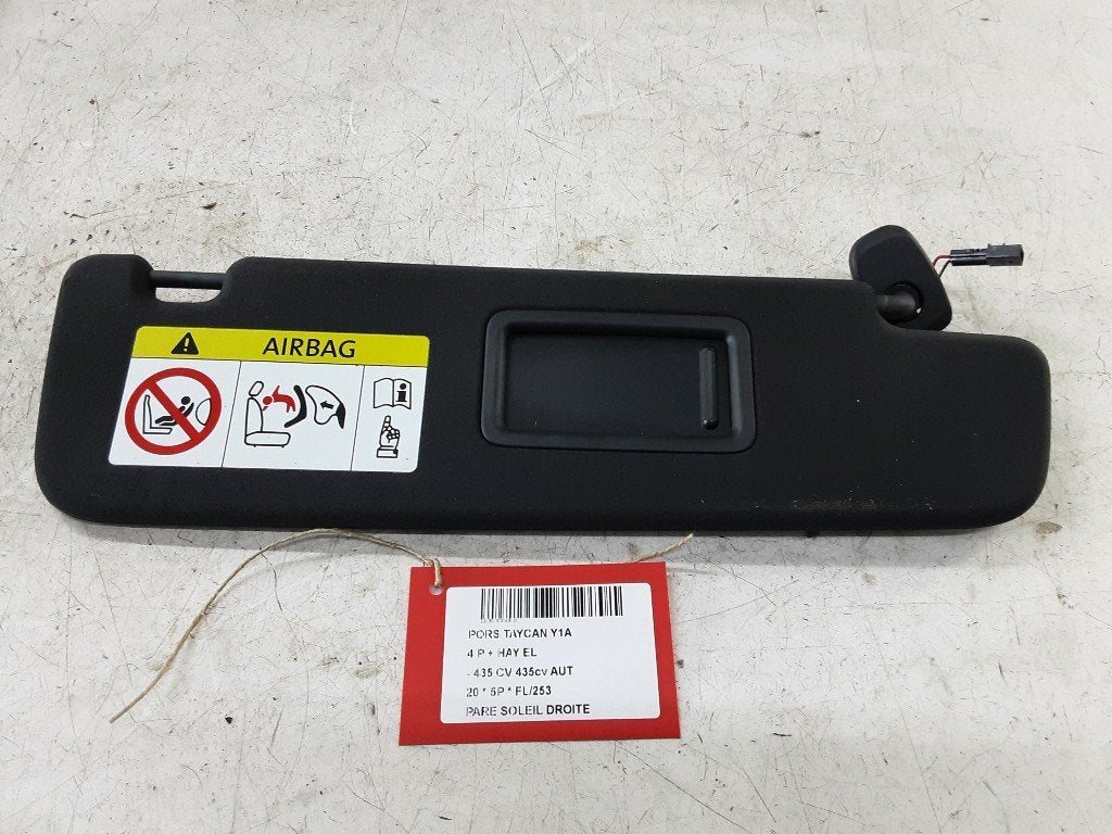 PARE-SOLEIL DROIT Porsche Taycan (Y1A) (01-2019/12-2023), Porsche Deutschland GmbH, Porscheplatz 1
70435  Stuttgart, DE, Porsche