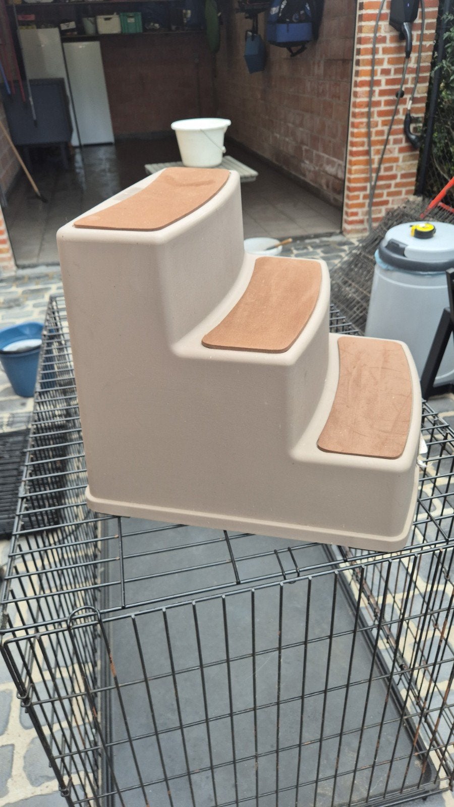 Trapje voor honden, Ophalen