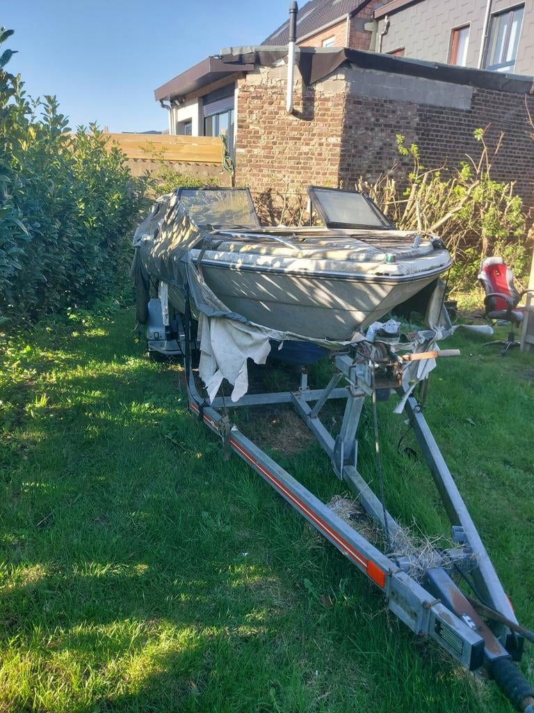 Bateau avec remorque sans moteur, Sports nautiques & Bateaux, Bateaux à moteur & Yachts à moteur, Enlèvement