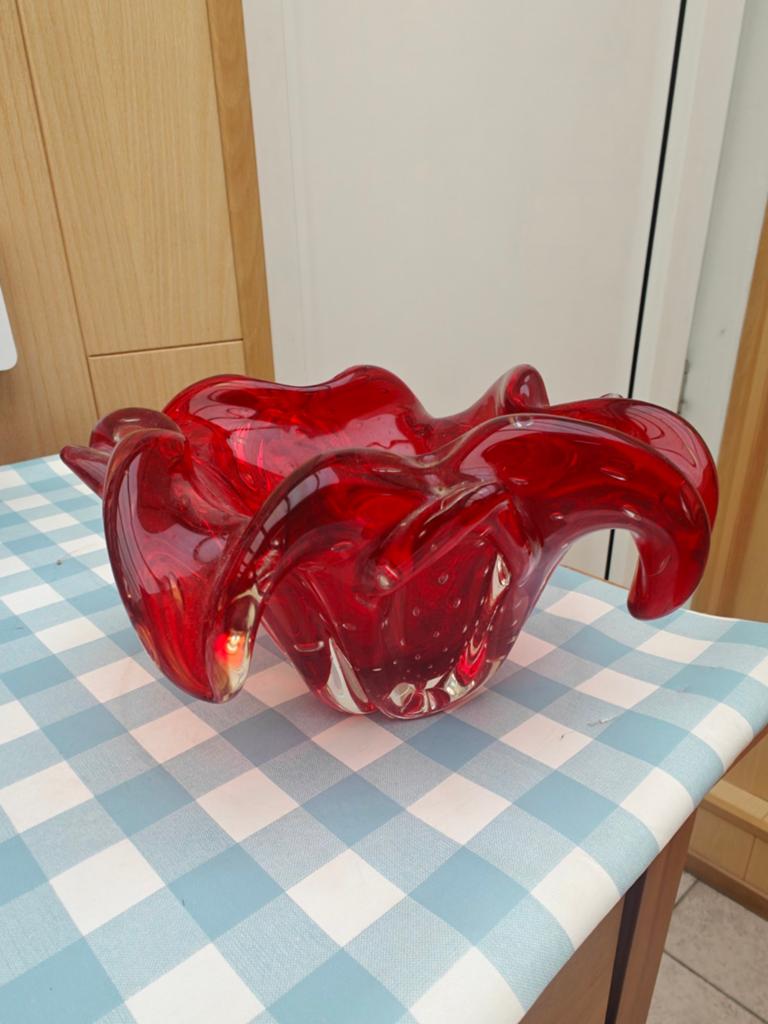 Bol à éclaboussures rouge en verre de Murano, Enlèvement