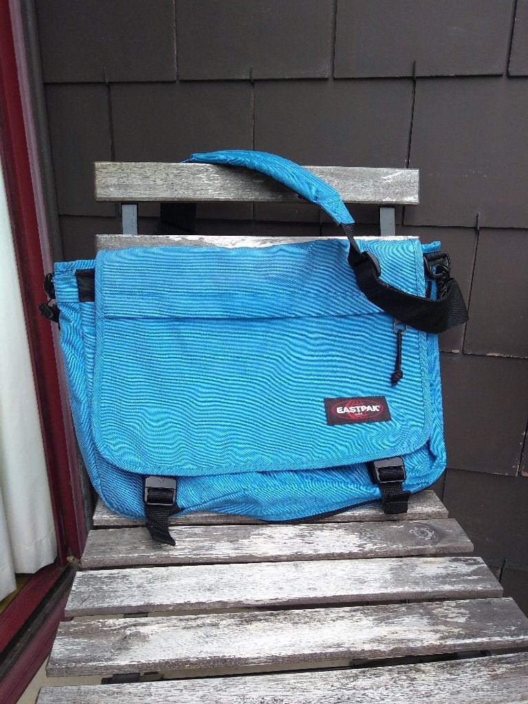 Sac, cartable Eastpak, Bijoux, Sacs & Beauté, Sacs | Cartables, 30 à 40 cm, Comme neuf, Enlèvement, Sac à bandoulière
