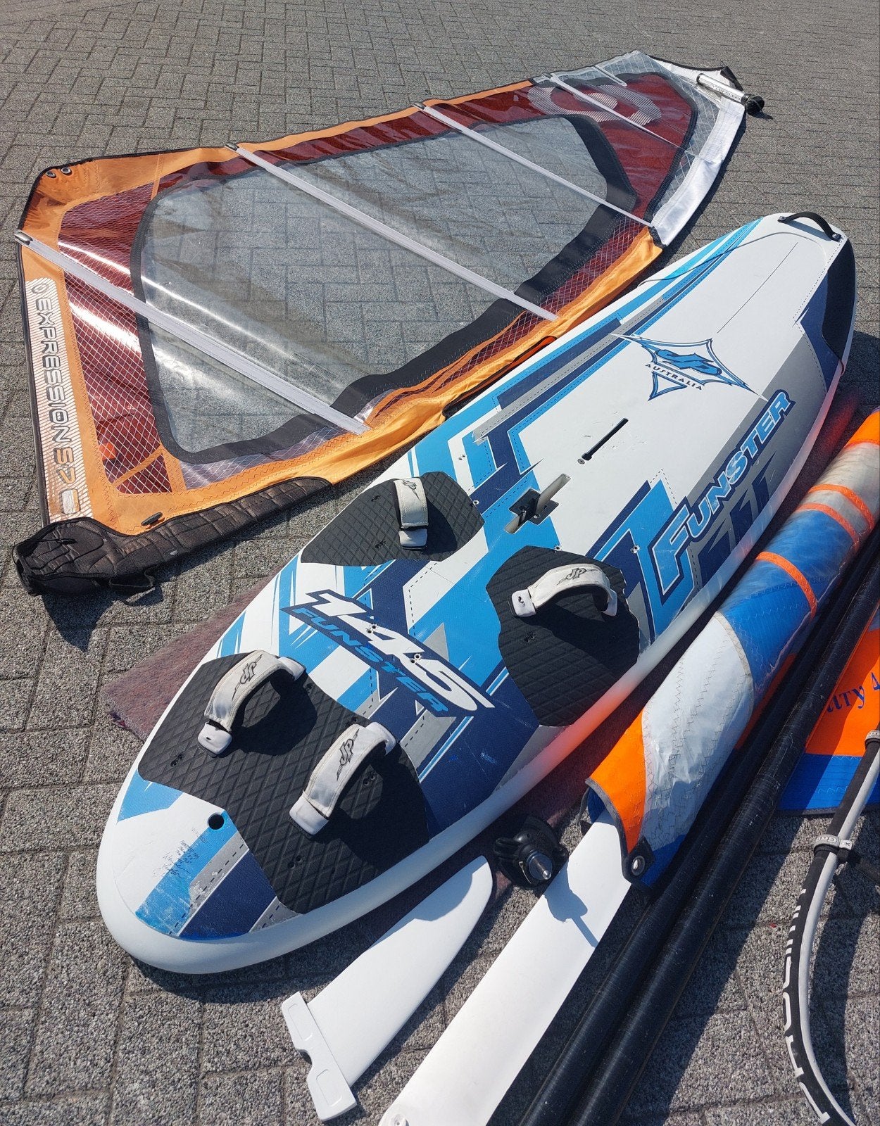 surfplank jp Funster 145 met zwaard 2 zeilen mast mousse dek, Ensemble complet, Enlèvement, Utilisé, JP Australia