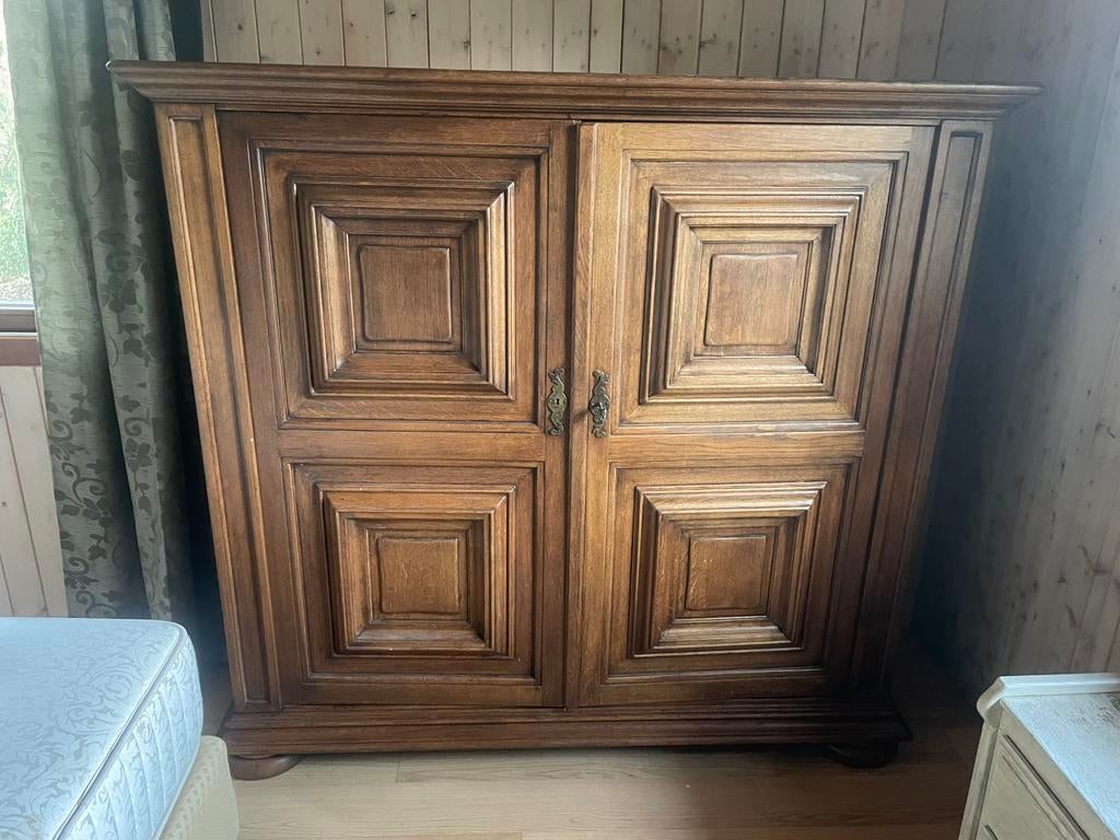 Linnenkast, eiken kast, Ophalen