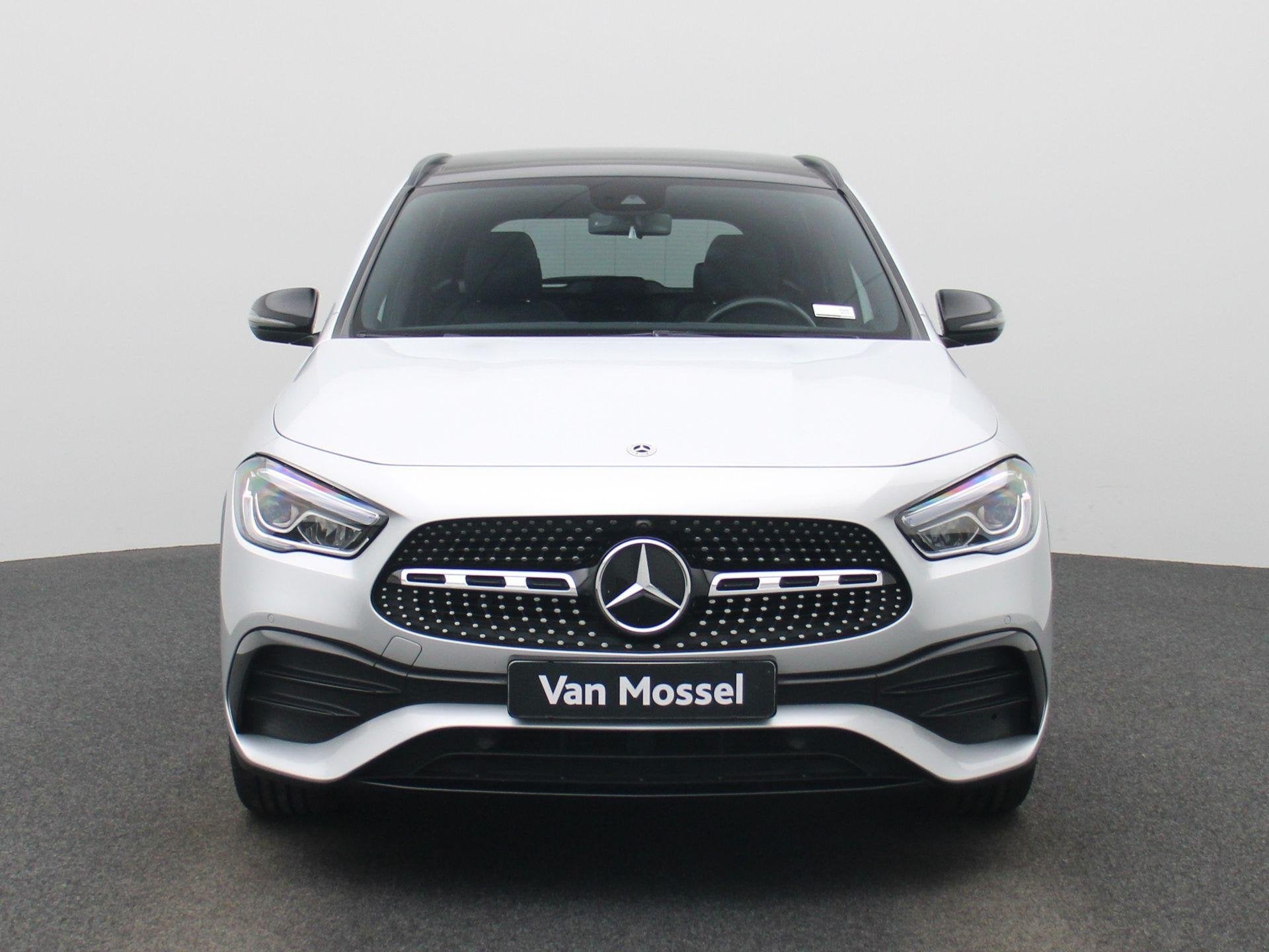 Mercedes-Benz GLA GLA 180 AMG Line (automatique), 100 kW, Argent ou Gris, Entreprise, 5 portes