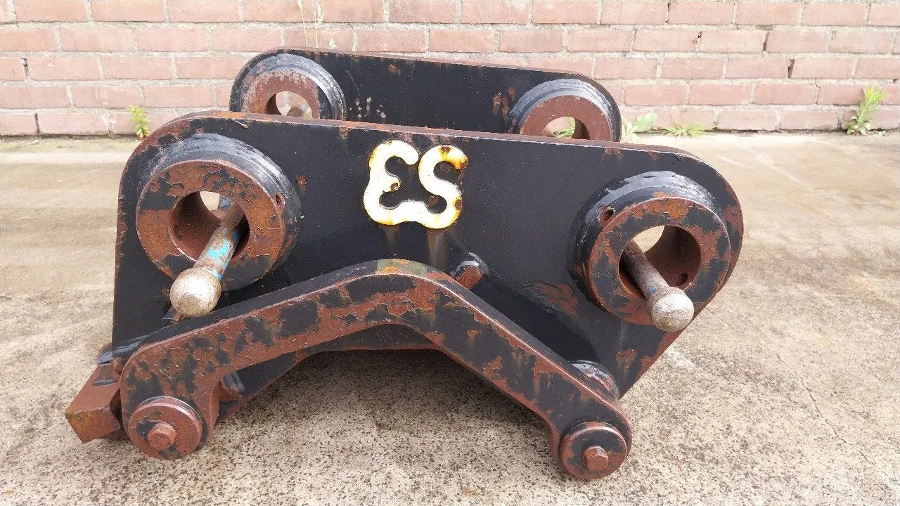 Eurosteel Mech CW40 coupler / 90/80mm pins / Liebherr 936 /, Articles professionnels