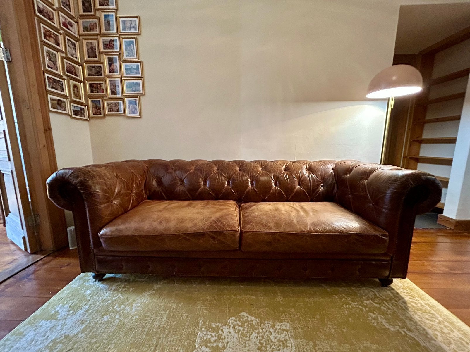 Chesterfield 2,5-zit goede staat 215cm, Ophalen, Chesterfield, Driepersoons, Zo goed als nieuw