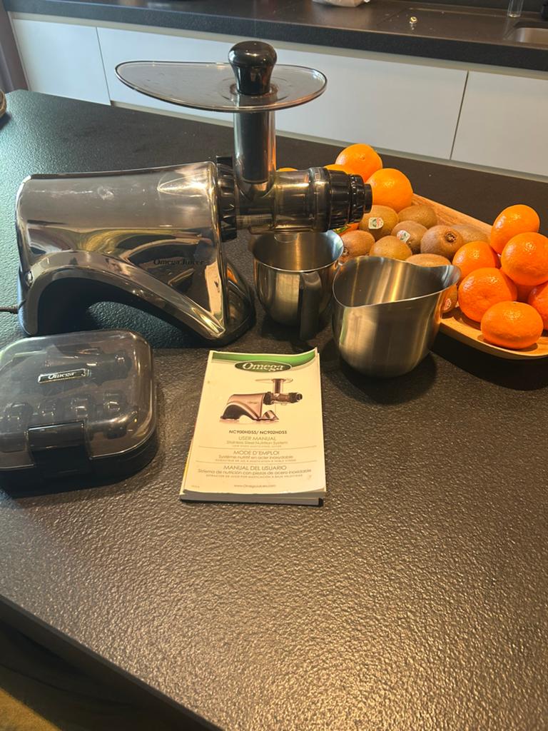 Omega slow juicer, Elektronische apparatuur, Juicers, Ophalen of Verzenden, Zo goed als nieuw