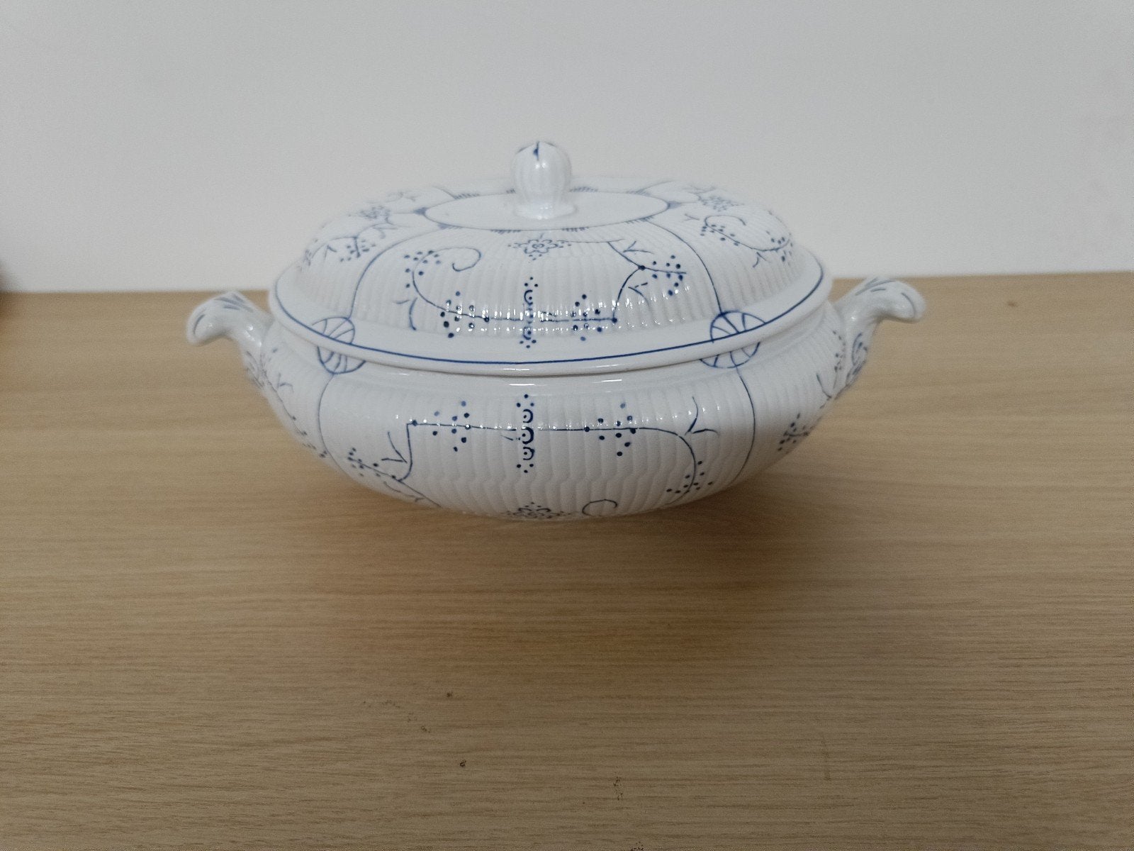 Boch Sax ovalen terrine met deksel, geen schade, Huis en Inrichting, Woonaccessoires | Schalen en Manden, Porselein of Keramiek