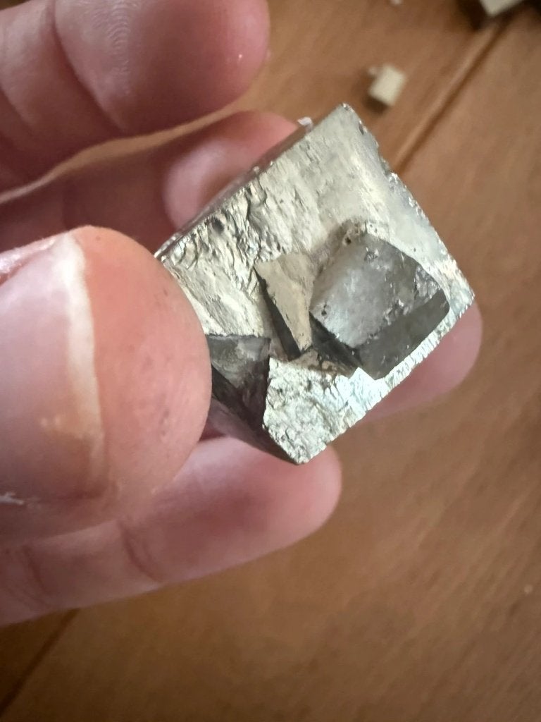 Kubische pyriet tweeling vergroeide kristallen Navajún, Ophalen of Verzenden, Mineraal