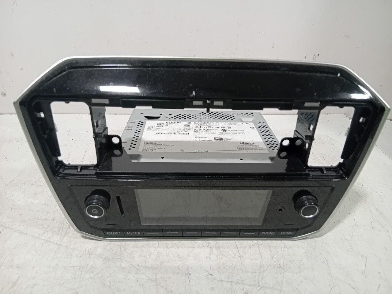 Radio Seat Mii, Autos : Divers, Autoradios, Enlèvement ou Envoi, Van der Ven Autorecycling B.V., Onderdelen@venauto.nl, Ettenseweg 76, 4706 PB Roosendaal, The Netherlands