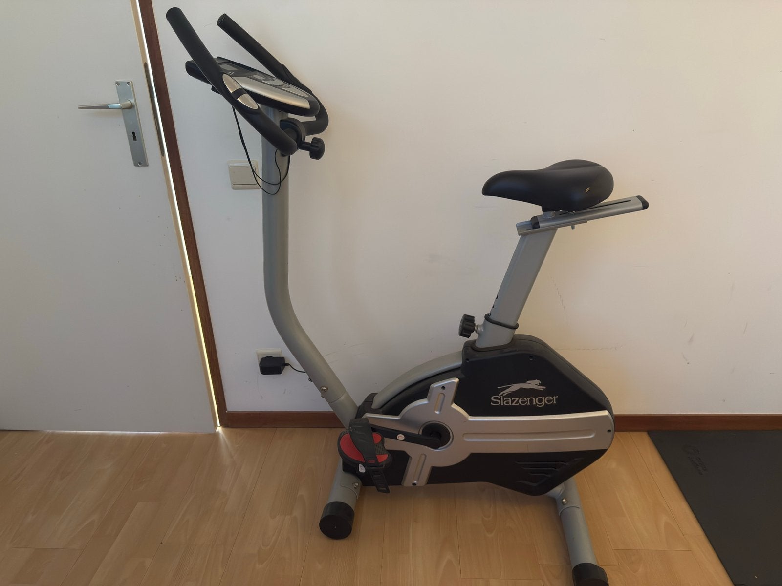 Slazenger hometrainer — elektronisch — cardio, Sport en Fitness, Ophalen, Zo goed als nieuw