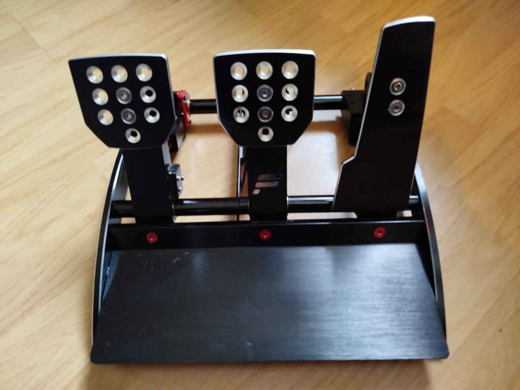 Pédalier fanatec clubsport v3 + kit boost frein fanatec, Games en Spelcomputers, Games | Pc, Ophalen