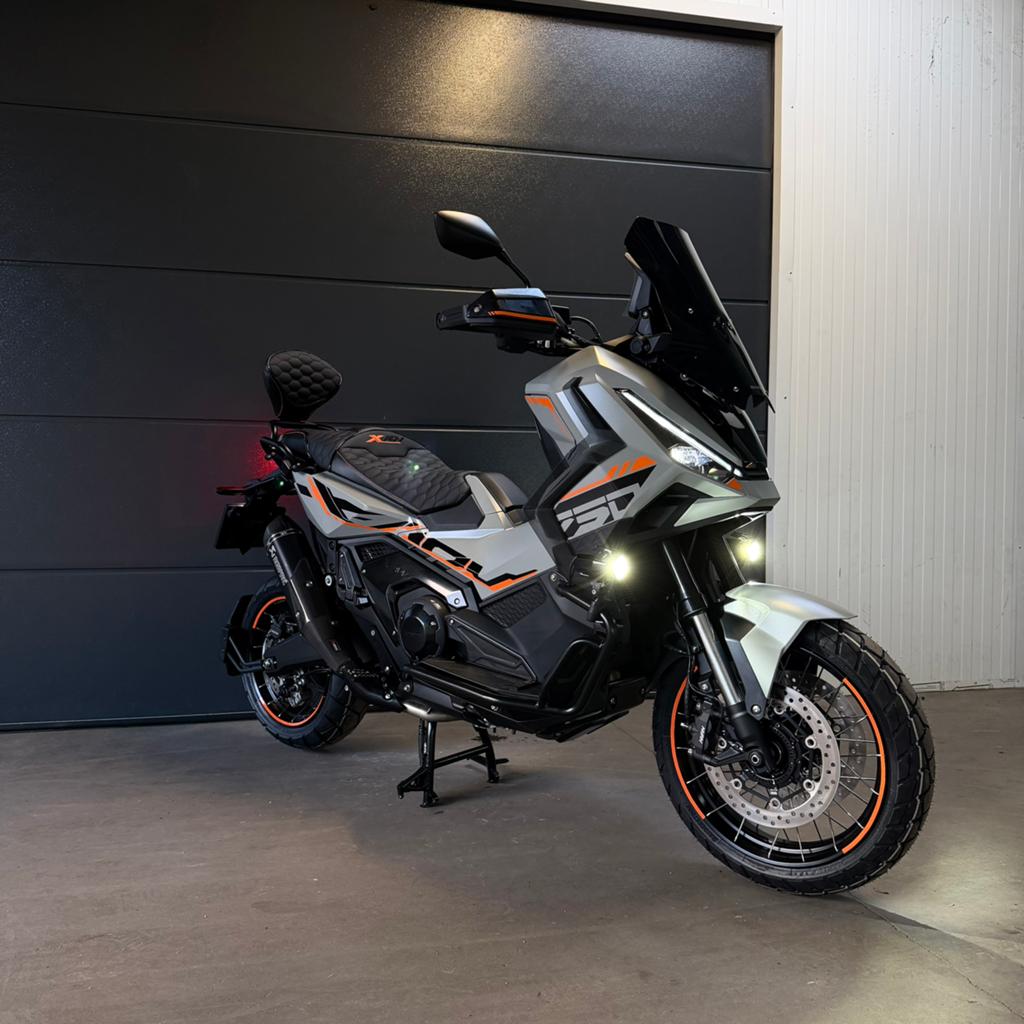 Honda X-ADV 750 Nieuw 2026 custom -0 km -garantie 2032, Motoren, 750 cc, Nieuw, Bedrijf, Traction Control