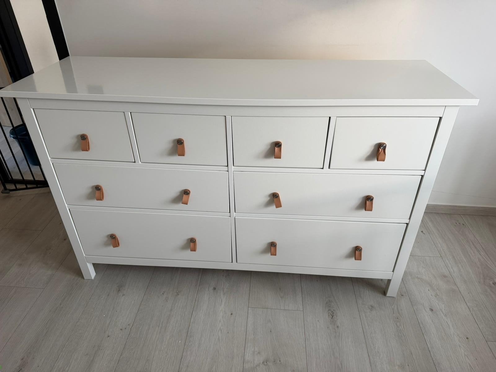Commode, Enlèvement