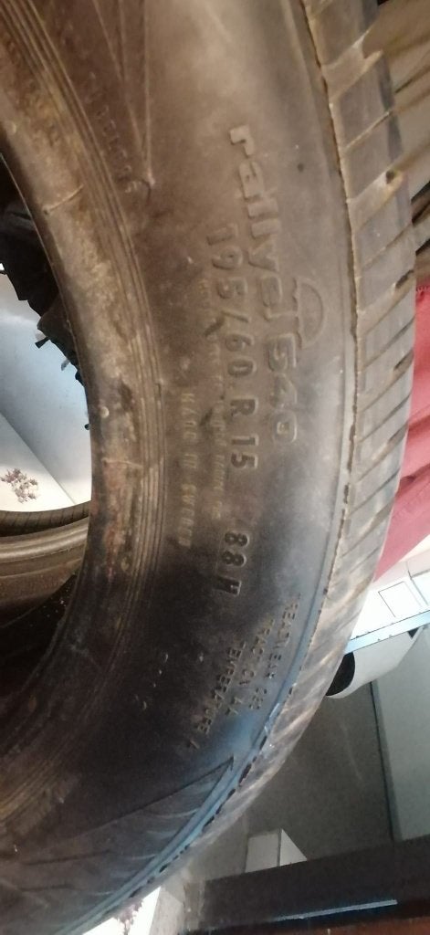 Michelin & Uniroyal auto banden, Auto-onderdelen, Banden en Velgen, Ophalen, Overige, Band(en), Personenwagen