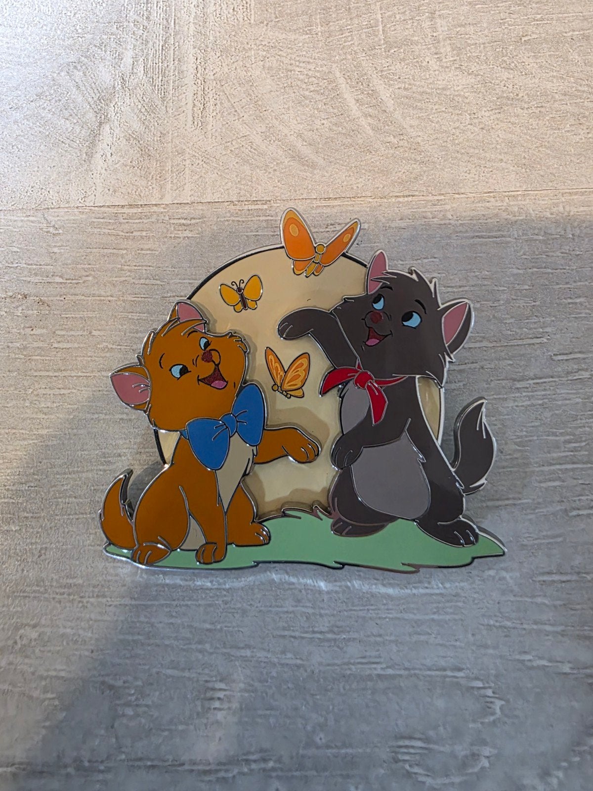 Épinglette Aristocats Butterfly en édition limitée Disneylan, Enlèvement ou Envoi, Autres personnages, Comme neuf, Autres types