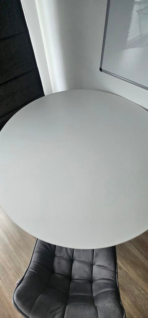 Ronde eettafel 120 cm – Modern design – Zeer nette staat, Huis en Inrichting, Tafels | Eettafels, Ophalen