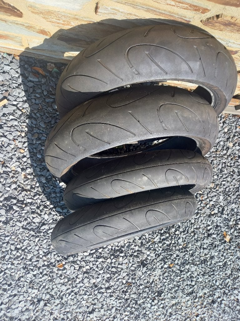 lot de pneus moto Bridgestone BT-090, Motos, Enlèvement, Utilisé