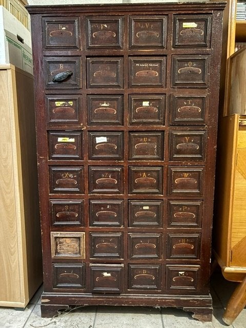 Oude houten winkelkast met 32 laden – restauratieobject, Ophalen