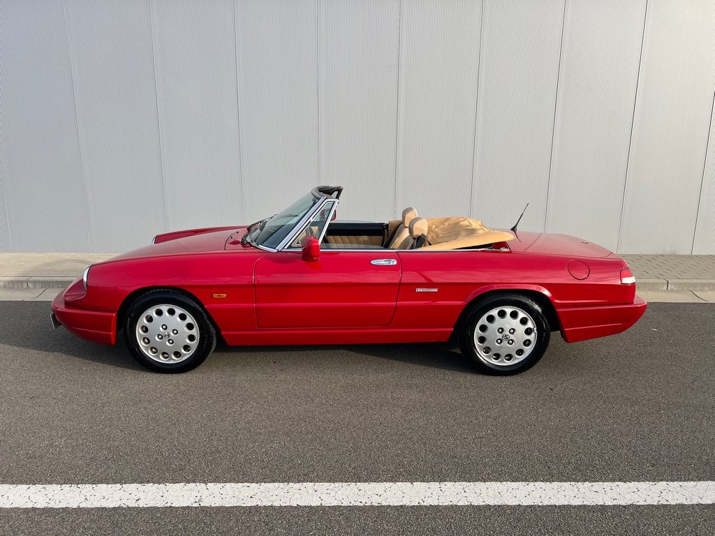 Alfa Spider 2.0 - 125 cv -, Rouge, Cuir et Alcantara, Achat, Beige