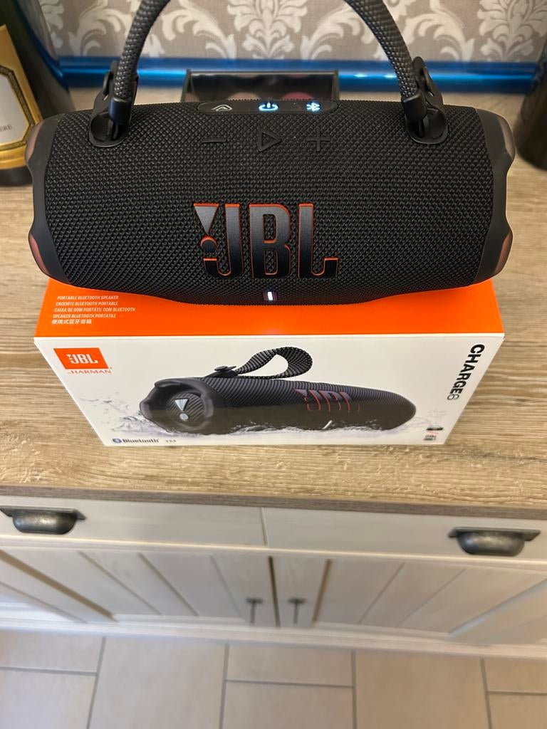 Jbl charge 6, Ophalen, Zo goed als nieuw