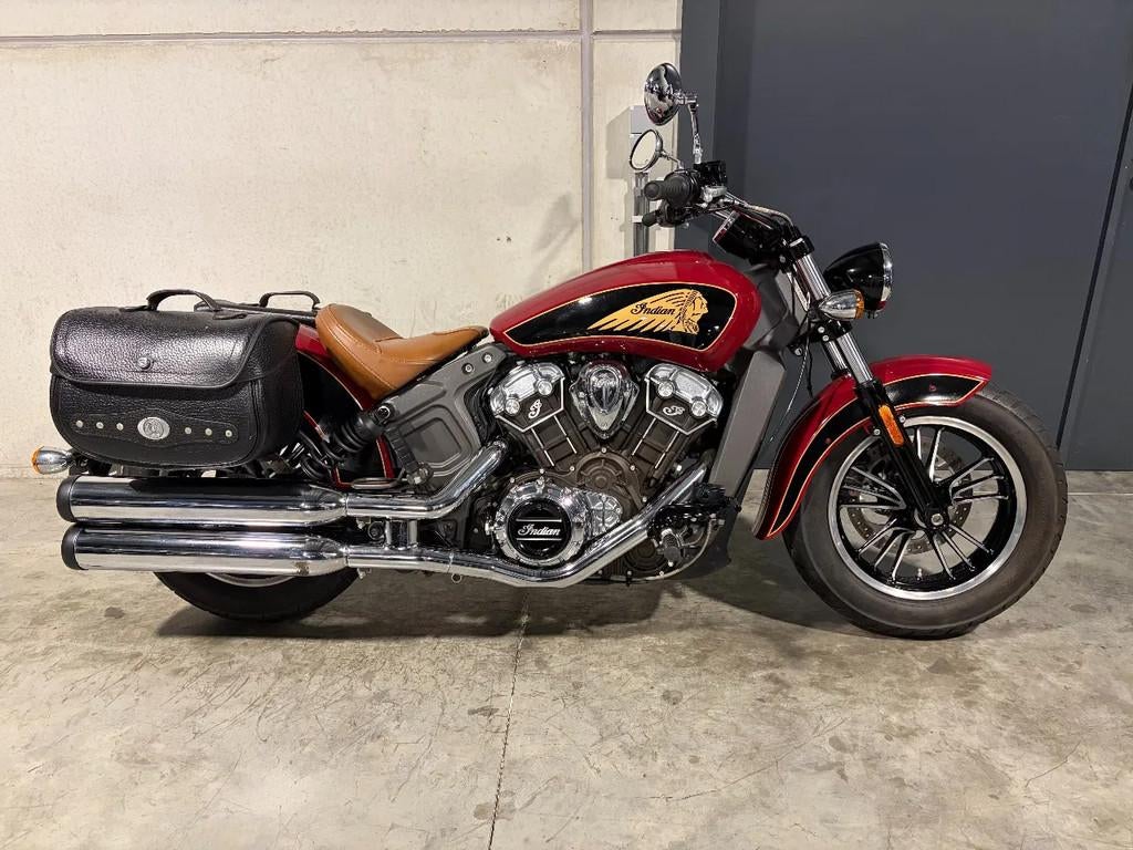 Indian Scout met tassenset (bj 2021), Motoren, Chopper, Bedrijf, 1133 cc, Meer dan 35 kW