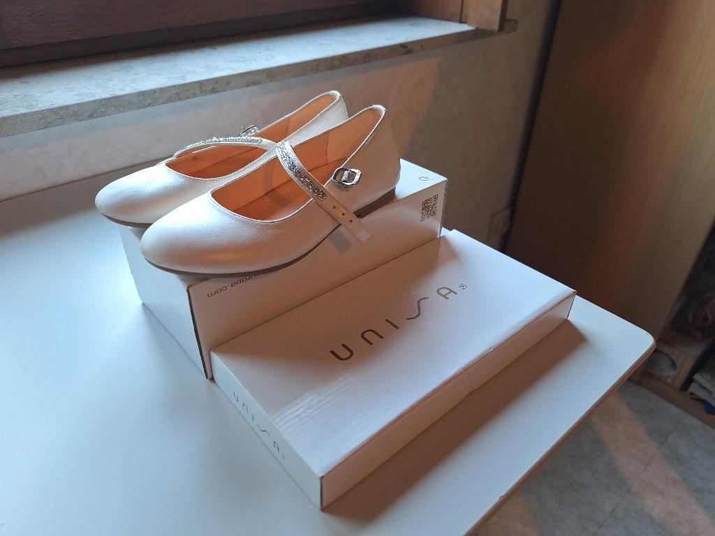 Ballerina schoen Unisa maat 33, Kinderen en Baby's, Kinderkleding | Schoenen en Sokken, Ophalen, Meisje, Schoenen, Zo goed als nieuw