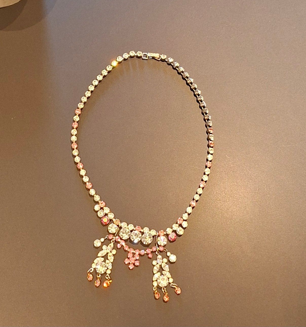 collier vintage 1950 rose et blanc, Enlèvement ou Envoi, Collier