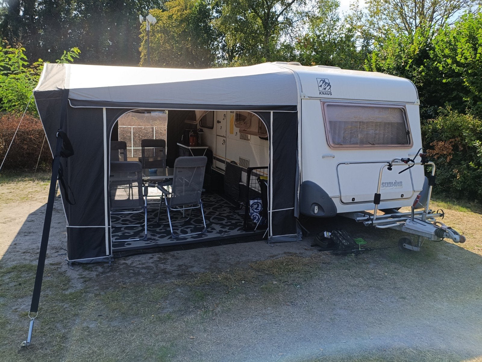 Knaus Südwind 450 FU, résistant à la chaleur et à l'humidité, Caravanes & Camping, Enlèvement, Utilisé, Isabella