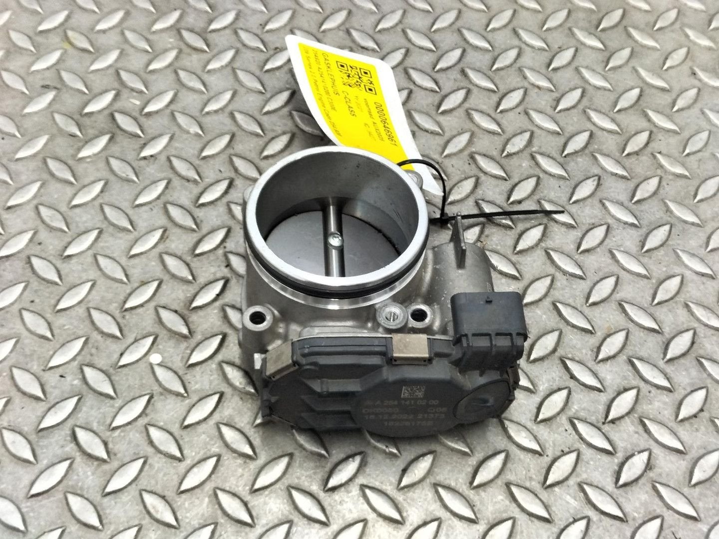 MERCEDES C-CLASS GASKLEPHUIS 2541410200 2021, Enlèvement ou Envoi, Utilisé, ARN reconnu