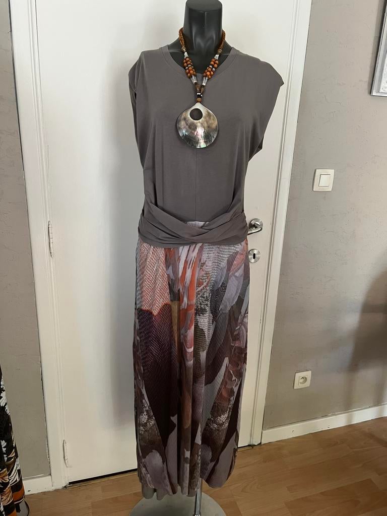 Lange gevoerde jurk van Desigual in NIEUWSTAAT, Kleding | Dames, Ophalen of Verzenden, Zo goed als nieuw, Maat 42/44 (L), Overige kleuren
