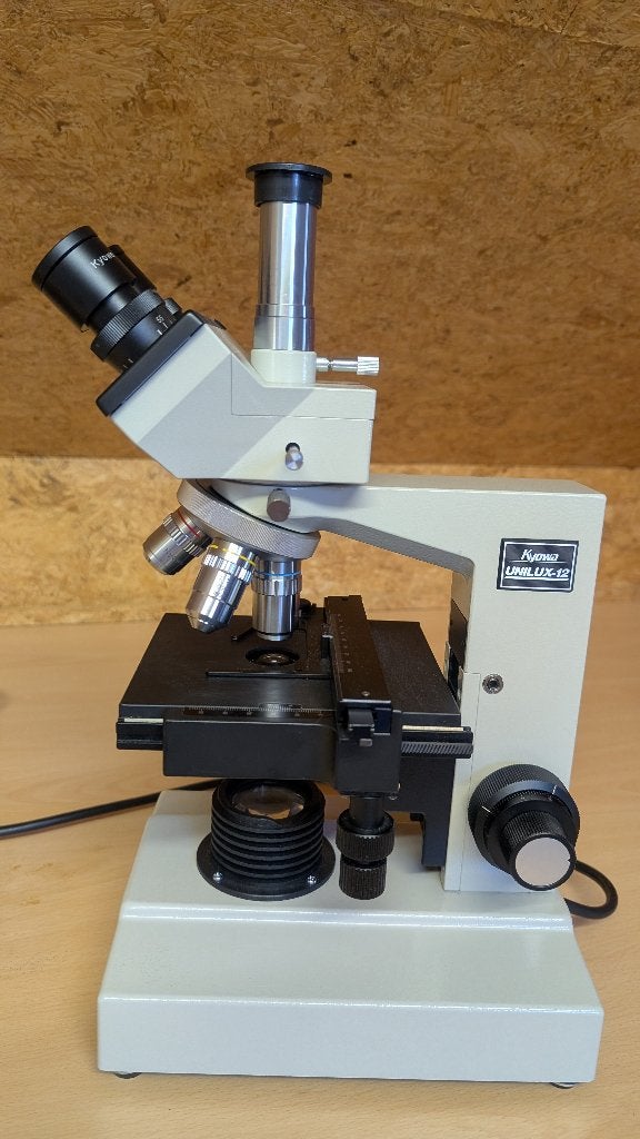 Microscope trinoculaire Kyowa avec objectifs planifiés, TV, Hi-fi & Vidéo, Matériel d'optique | Microscopes, Enlèvement, Utilisé