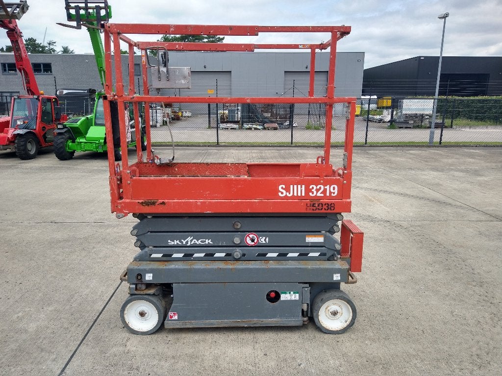 Schaarhoogwerker Skyjack SJ III 3219 (068), Ophalen
