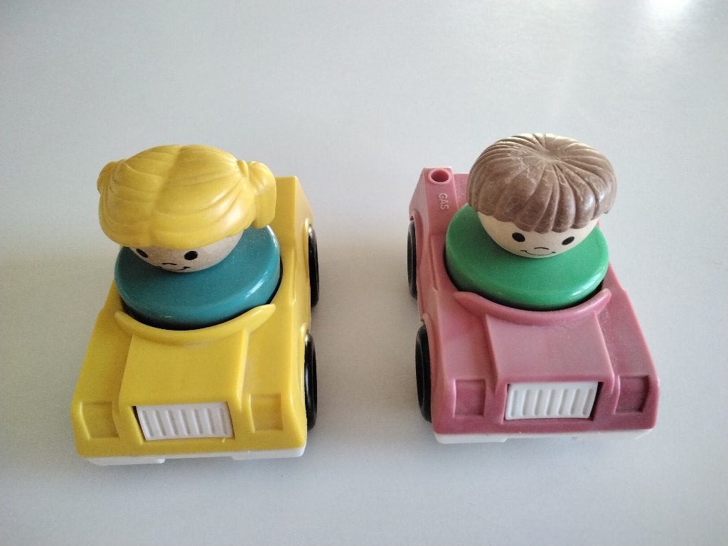 Lot de 2 petites voitures + personnages Fischer-Price -1990, Enlèvement ou Envoi, Utilisé, Voiture ou Véhicule