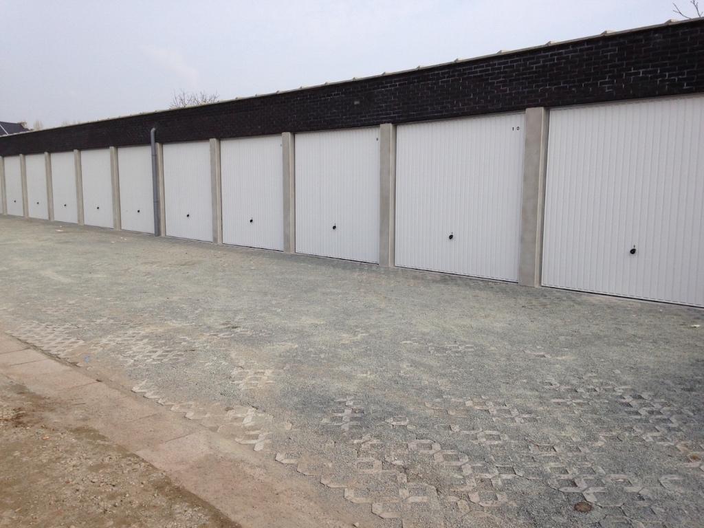 Grote autobox 7m + parking te huur Zwijndrecht, Immo, Garages & Places de parking, Province d'Anvers
