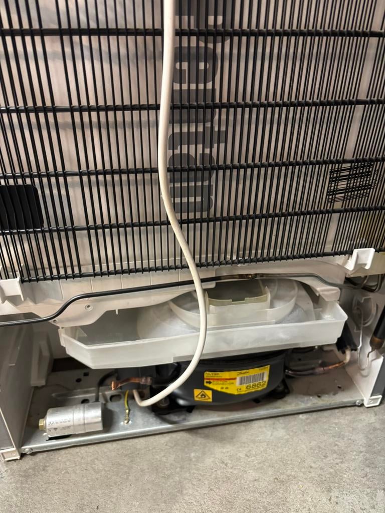 À vendre frigo Bosch encastrable ou non., Ophalen, Gebruikt, Koelen en Vriezen