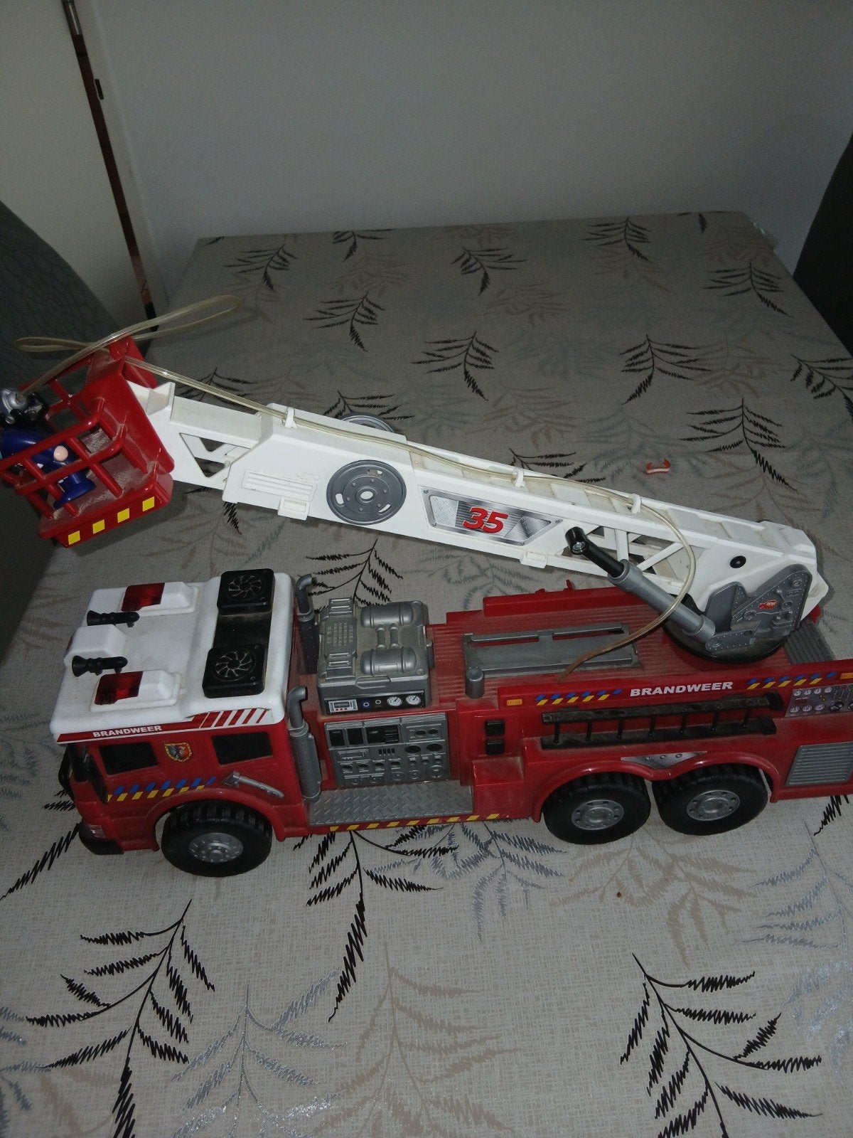 Brandweerwagen met geluid, Ophalen