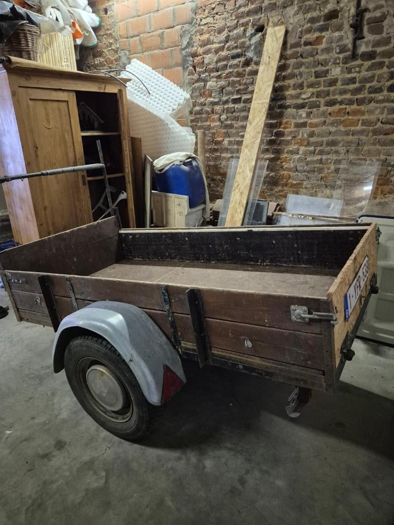 Remorque met Saris veren, Ophalen, Gebruikt