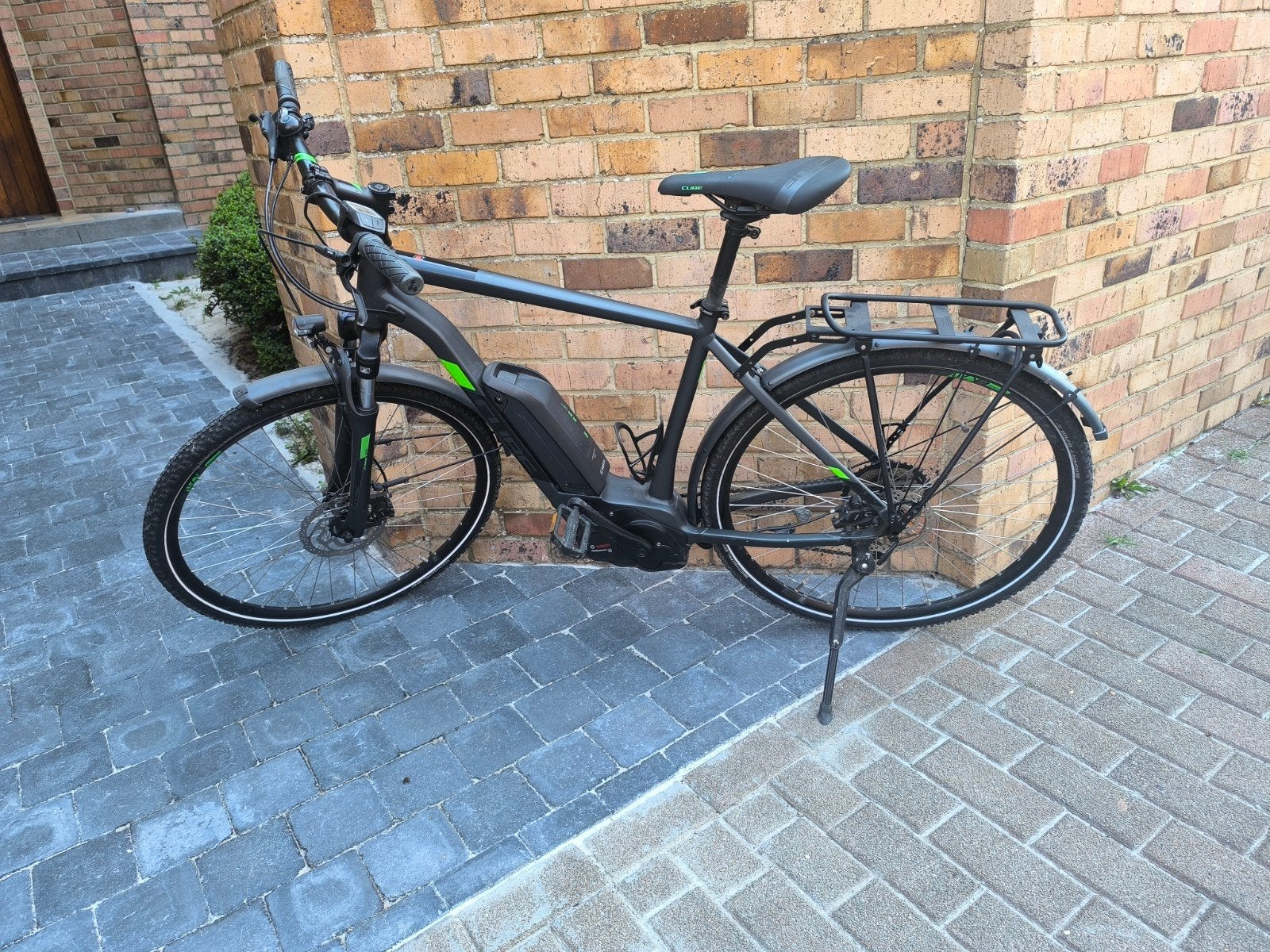 Vélo électrique CUBE - 1350 Km. Batterie Bosch 500, Fietsen en Brommers, Ophalen, Cube