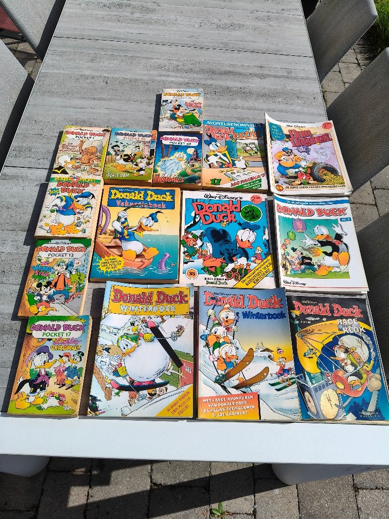 verzameling van 15 oude Donald Duck strips stripboeken, Boeken, Stripverhalen, Meerdere stripboeken, Ophalen of Verzenden, Gelezen