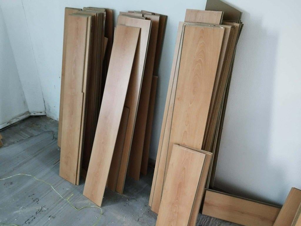 Laminaat vloer platen, Bricolage & Construction, Planches & Dalles, Utilisé, Aggloméré, Bois, 50 à 150 cm, 10 à 30 cm, 10 m²² ou plus