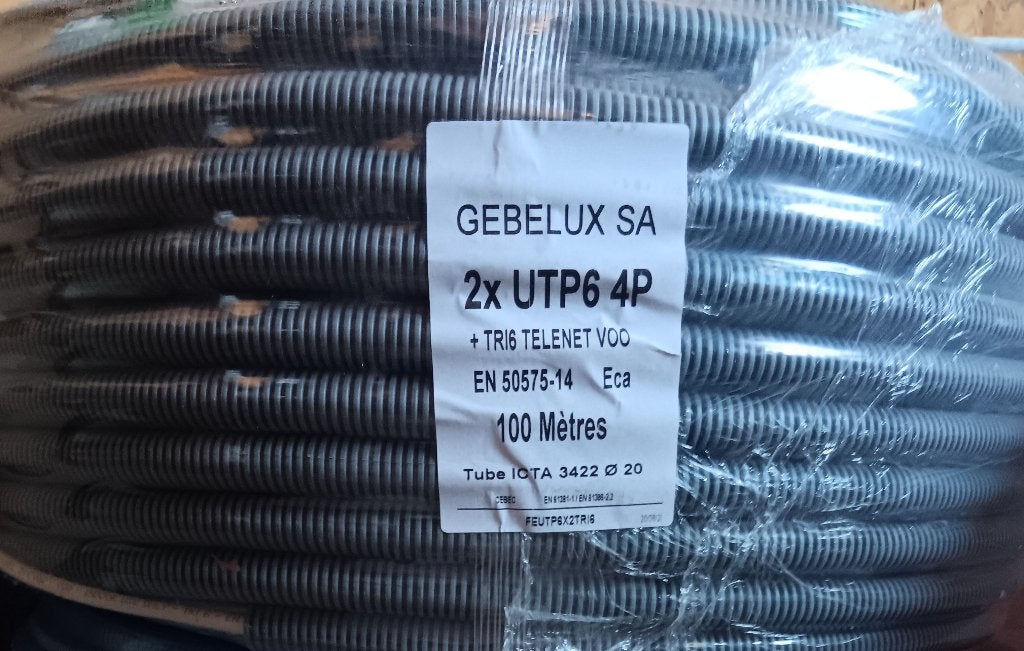 preflex met 2 UTP Cat6 en 1 coax telenet, Ophalen, Nieuw, Kabel of Snoer