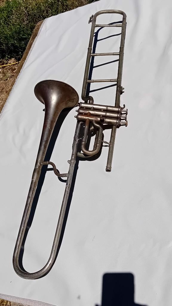 trombone ancien Thibouville Lamy, Musique & Instruments, Instruments à vent | Trombones, Enlèvement ou Envoi, Comme neuf