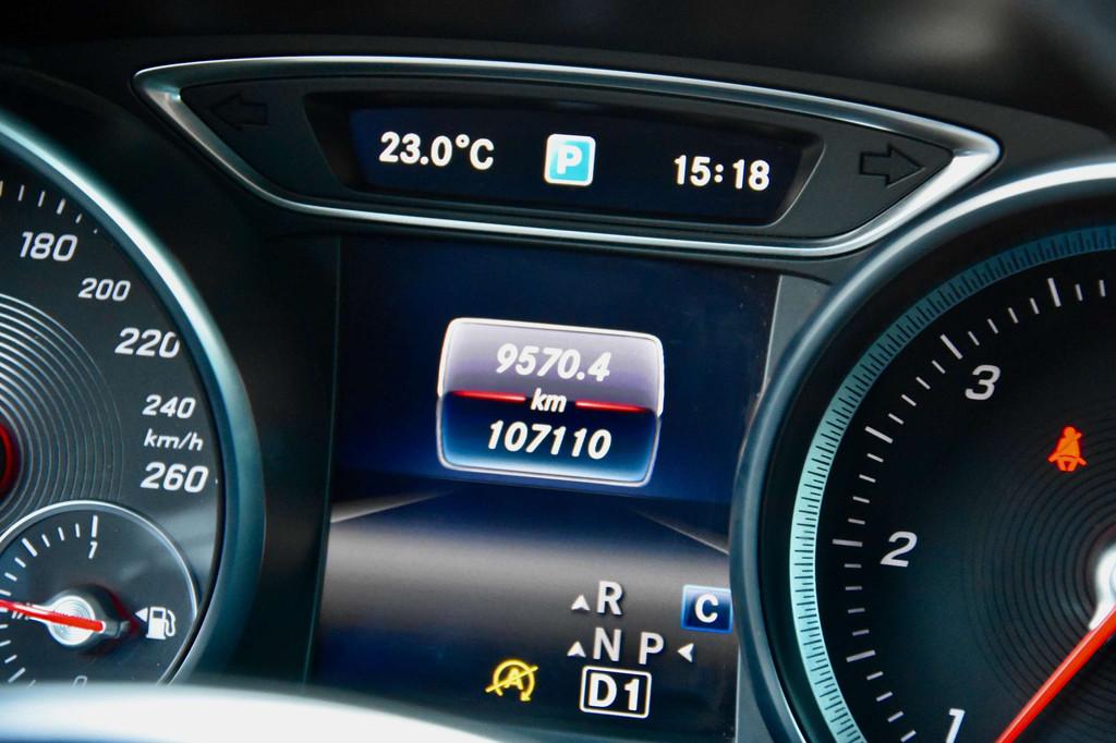 Mercedes-Benz GLA 200 d *AUTOMAAT* (bj 2017), Gebruikt, 4 cilinders, 136 pk, https://public.car-pass.be/vhr/62de631a-26a7-46a0-bf94-cb1ac744098c