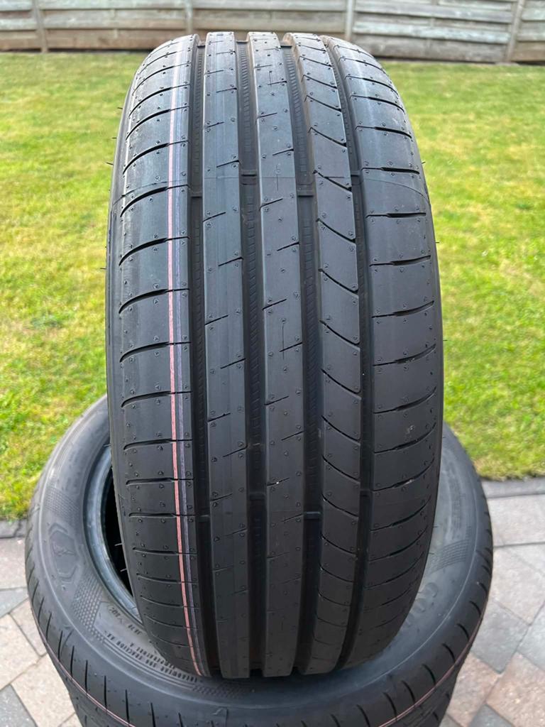 PNEUS D'ÉTÉ GOODYEAR 215/50/R18 NEUFS, Autos : Pièces & Accessoires, Pneus & Jantes, Neuf, 215 mm, Véhicule de tourisme, Pneus été