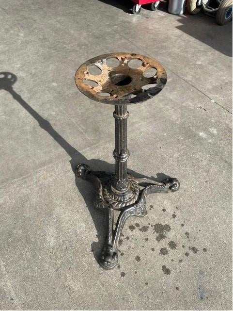 Tafelpoot gietijzer, Enlèvement, Utilisé