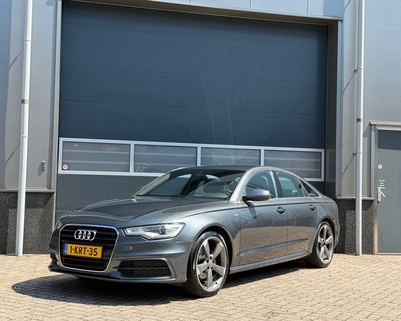 Audi A6 Limousine 2.0 TFSI S edition bj.2013 Autom|Navi|Lede, Autos, Argent ou Gris, Achat, 149 g/km, Carnet d'entretien