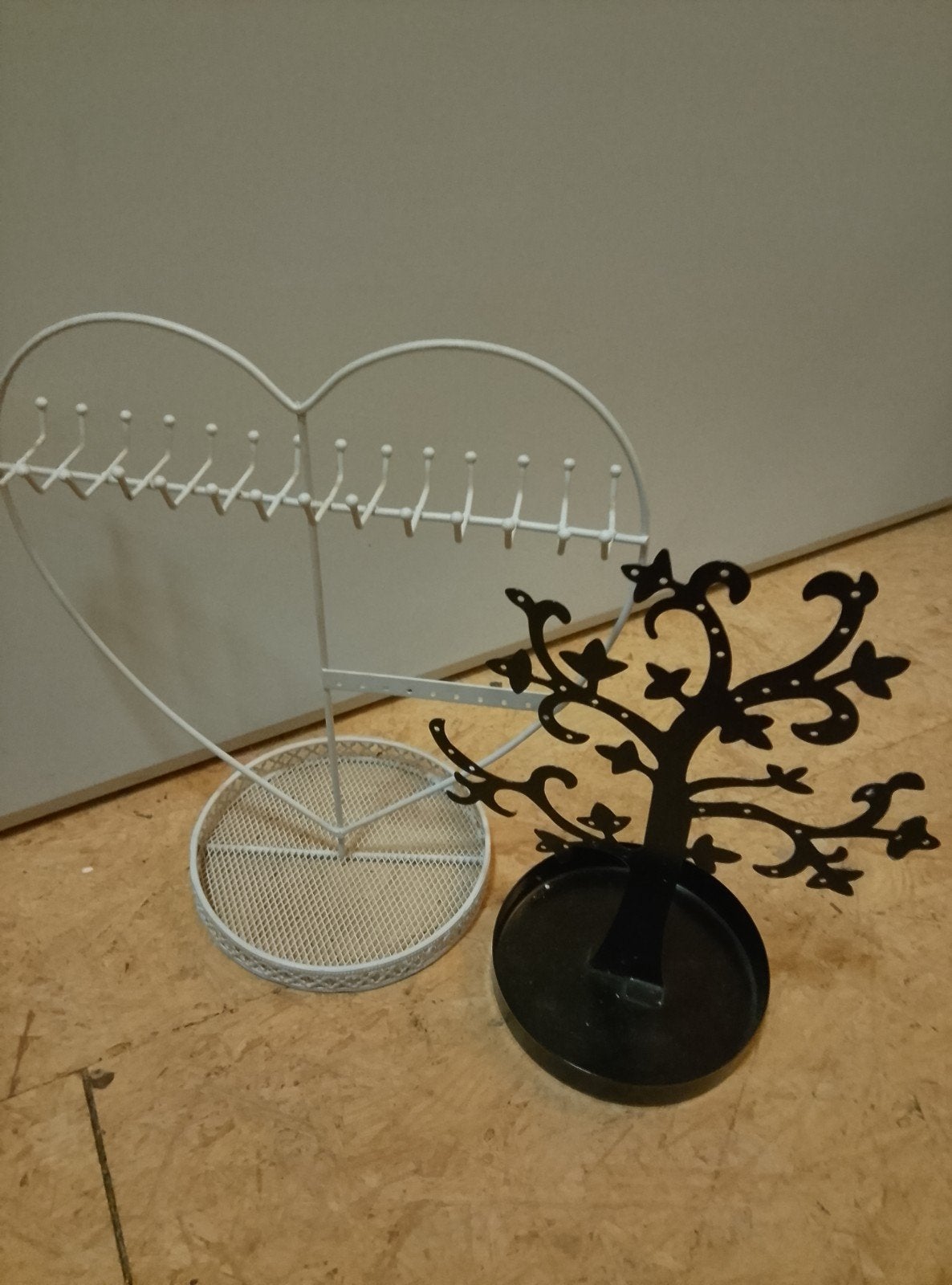 2 juwelenhangers in gelakt metaal, Handtassen en Accessoires, Overige Accessoires, Ophalen