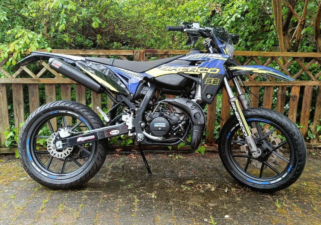 Sherco SM-R 50 van 2024 met 4000km als nieuw, 6 versnellingen, Zo goed als nieuw, 50 cc, Ophalen