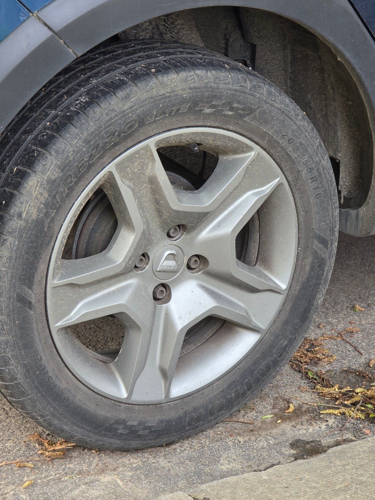 Roue dacia  logan  ou sandero 205 55 16 neuve, Enlèvement